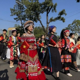 Thu Hà Nội thêm hấp dẫn với Diễu hành Áo dài Du lịch Hà Nội 2025