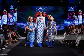 Áo dài Việt Nam mở màn ấn tượng tại sự kiện thời trang tại London