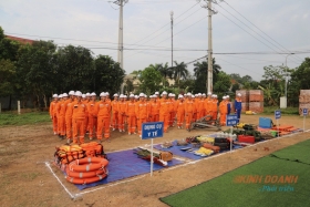 Công ty Điện lực Vĩnh Phúc củng cố an toàn điện qua các buổi diễn tập phòng chống thương tích