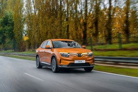 Gần 3.000 ô tô điện VinFast bán ra trong một tháng