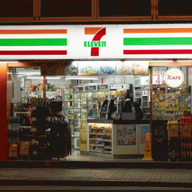 7-Eleven đóng cửa 444 cửa hàng giữa lúc Circle K tăng giá thâu tóm