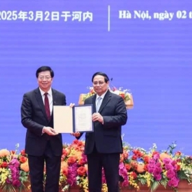 Trao tặng Danh hiệu “Giáo sư danh dự' Đại học Thanh Hoa cho Thủ tướng Chính phủ Phạm Minh Chính