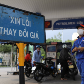 Giá xăng RON 95 được điều chỉnh tăng lần thứ 3 liên tiếp