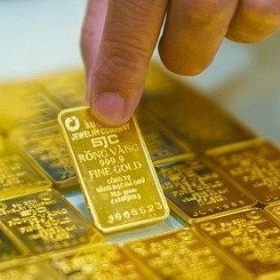 Giá vàng trong nước đứng yên, bỏ xa thế giới hơn 20 triệu đồng/lượng