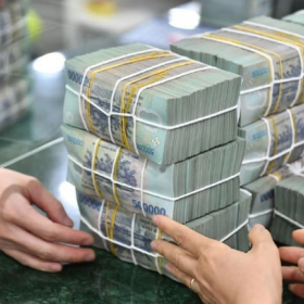 Tiền gửi của dân cư lập kỷ lục mới, cán mốc 7,83 triệu tỷ đồng