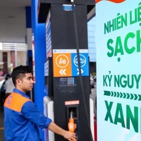 Giá xăng dầu đồng loạt giảm từ 15h chiều nay (11/12)