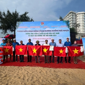 Đoàn thanh niên Cục Biển và Hải đảo Việt Nam: Ra quân làm sạch biển hưởng ứng Tuần lễ biển đảo Việt Nam 2024