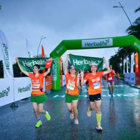 Hàng nghìn người tham gia Giải chạy VnExpress Marathon Hạ Long 2024