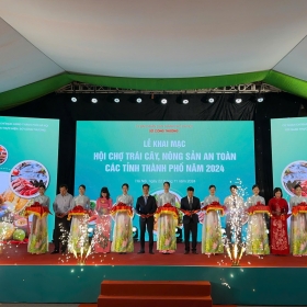 Khai mạc Hội chợ trái cây, nông sản an toàn các tỉnh, thành phố năm 2024