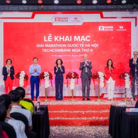 Khai mạc Giải Marathon quốc tế Hà Nội Techcombank mùa thứ 4