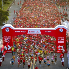 Sự xuất hiện của Đoàn tàu Không số (Đoàn tàu Sub3) lớn nhất trong lịch sử các giải marathon tại Việt Nam