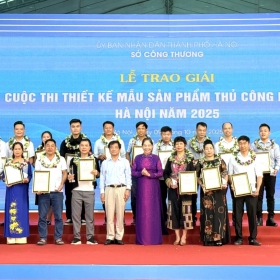 Trao giải Cuộc thi thiết kế mẫu sản phẩm Thủ công mỹ nghệ Hà Nội 2025