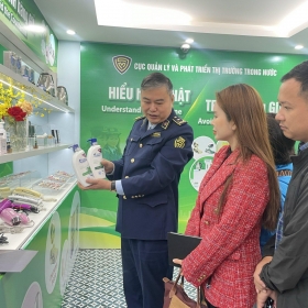 Hà Nội: Khai mạc Phòng trưng bày Hàng thật - Hàng giả