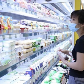 Người tiêu dùng Việt tiếp tục thắt chặt chi tiêu, lựa chọn nấu ăn tại nhà