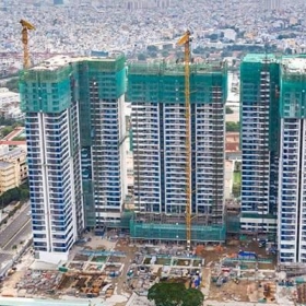 Sau pha “quay đầu” giảm nhẹ vào tháng đầu năm, doanh thu từ bất động sản ở TP.HCM bật tăng mạnh trở lại