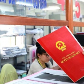 Cá nhân, hộ gia đình được ghi nợ tiền cấp “sổ đỏ” lần đầu đến khi chuyển nhượng đất