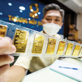 Chính phủ “chốt” mua bán vàng từ 20 triệu đồng phải chuyển khoản qua ngân hàng