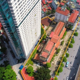 Nhìn gần khách sạn cao 5 tầng hoang hóa trên “đất vàng” Thủ đô sắp bị phá dỡ để xây cao ốc 2.400 tỷ đồng