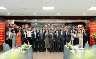 Vietcombank hợp tác cùng Salesforce thúc đẩy đổi mới sáng tạo ứng dụng trí tuệ nhân tạo