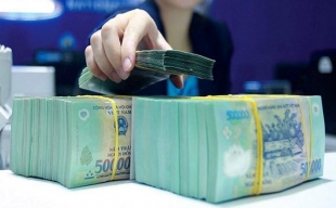 Chứng khoán, bất động sản “hút” tiền, lãi suất gặp thách thức