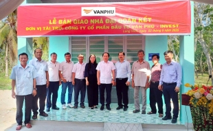 Văn Phú – Invest ủng hộ 720 triệu đồng xóa nhà tạm, nhà dột nát: Hành động vì cộng đồng và triết lý phát triển bền vững