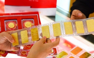 Giá vàng bứt phá mạnh, tăng hơn 32,8% chỉ trong 4 tháng