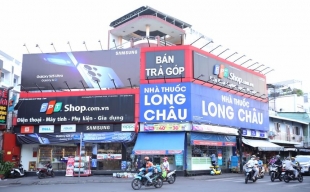 FPT Retail đạt doanh thu hơn 23.000 tỷ đồng sau 6 tháng, Long Châu đóng góp 70%