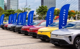 Tài xế dịch vụ nói về VinFast Limo Green: Tiết kiệm cả chục triệu đồng mỗi tháng, vận hành “out trình” so với xe xăng cùng tầm tiền