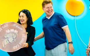 Sun Life ủng hộ vùng bão lũ hơn 2,2 tỷ đồng qua Hội chữ thập đỏ Việt Nam