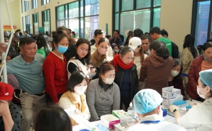 Hơn 1.000 người dân Thanh Hóa được khám và tầm soát ung thư tiêu hóa sau thiên tai