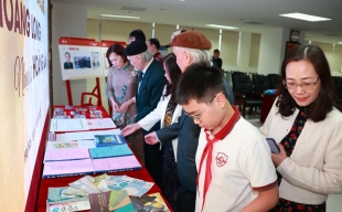 Trung tâm Lưu trữ tiếp nhận nhiều tài liệu quý của các nhạc sĩ Hoàng Vân, Hoàng Long, Hoàng Lân