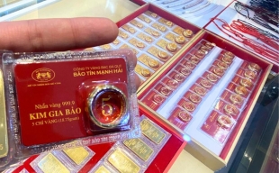 Giá vàng hôm nay 2/12: Vàng SJC vượt 155 triệu đồng/lượng, tiếp tục phá đỉnh