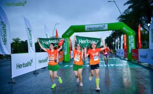 Hàng nghìn người tham gia Giải chạy VnExpress Marathon Hạ Long 2024