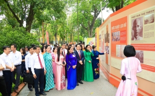 Triển lãm “Chủ tịch Hồ Chí Minh - Tinh hoa dân tộc, Tầm vóc thời đại”