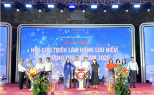 Khai mạc Hội chợ triển lãm hàng lưu niệm, quà tặng Thủ đô năm 2025