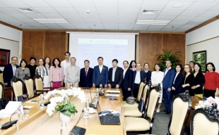 Hướng tới nền công nghiệp quốc gia bền vững: Từ lý luận đến kinh nghiệm quốc tế