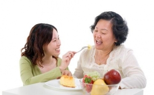 Định hướng giải pháp dinh dưỡng nâng cao sức khoẻ người cao tuổi