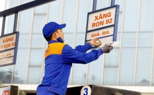Giá xăng dầu đồng loạt giảm sâu, RON 95 về dưới 20.000 đồng/lít