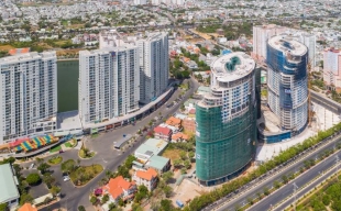 Nhiều người vẫn “ôm tiền” chờ mua chung cư dù giá neo cao