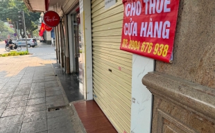 Chủ nhà liên tục tung ưu đãi, loạt mặt bằng bán lẻ vị trí “vàng” ở TP.HCM vẫn “thất thế” trước các trung tâm thương mại