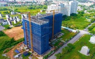 Doanh thu bất động sản TP.HCM vượt mốc 300.000 tỷ đồng giữa lúc giá nhà liên tục lập đỉnh