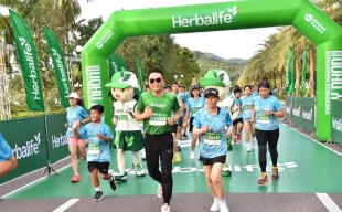 Giải chạy VnEpxress Marathon Quy Nhơn thu hút  hơn 12.000 người tham gia