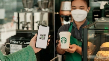 Ngỡ ngàng với cách Starbucks biến mình thành công ty Fintech