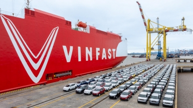 Gần 2.500 ô tô điện VinFast đã lên đường sang Indonesia