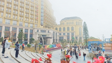 Thị trấn Tam Đảo hút khách ngày mùng 3 Tết Nguyên đán Ất Tỵ 2025