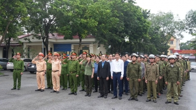 (Phú Thọ) Xã Hoàng An ra quân giải tỏa, xử lý vi phạm hành lang an toàn giao thông năm 2025