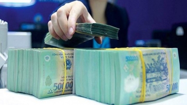 Chứng khoán, bất động sản “hút” tiền, lãi suất gặp thách thức