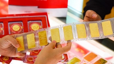 Giá vàng bứt phá mạnh, tăng hơn 32,8% chỉ trong 4 tháng