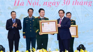 MB vinh dự đón nhận Huân chương Bảo vệ Tổ quốc hạng Nhất tại Hội nghị “80 năm Doanh nghiệp đồng hành cùng đất nước”