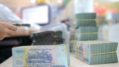 Tiền gửi người dân vào hệ thống ngân hàng vượt 7,7 triệu tỷ đồng, xác lập mức cao nhất trong 5 năm